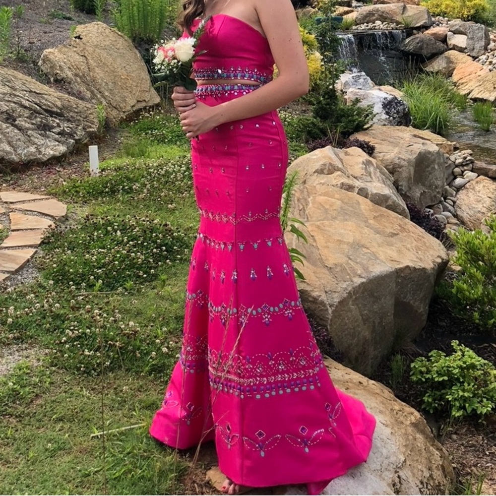 Pink 2-piece prom dress